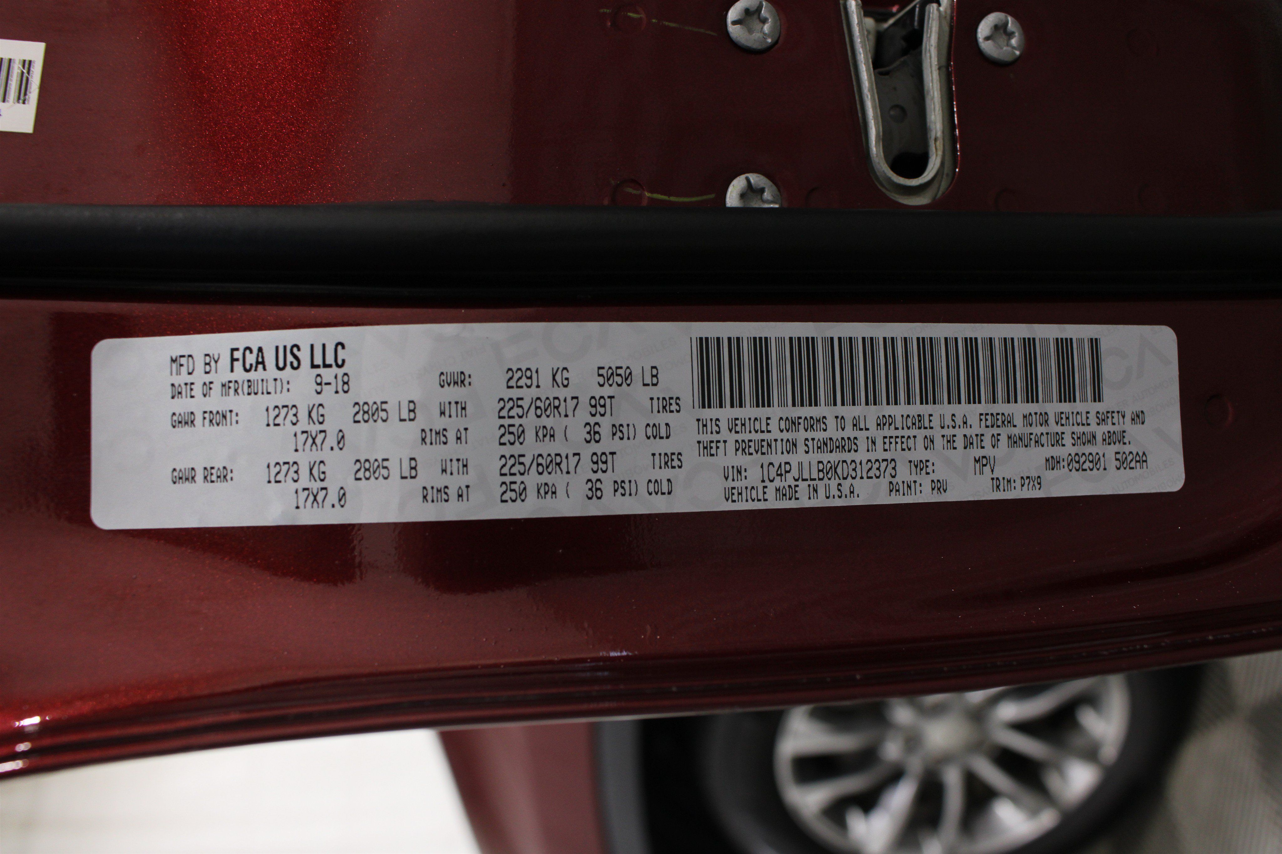 Used 2019 Jeep Cherokee Latitude Plus w/ Cold Weather Group FWD image 31