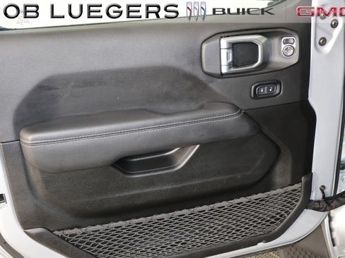 Used 2022 Jeep Wrangler Unlimited Sahara w/ LED Lighting Group image 8