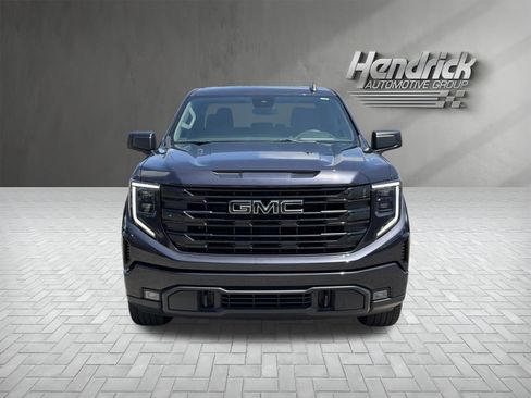 Used 2025 GMC Sierra 1500 Elevation AWD/4WD image 3