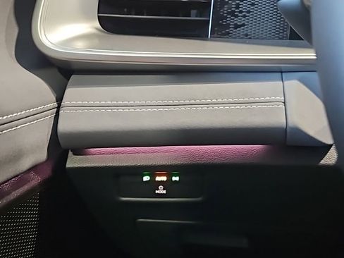 New 2026 Volkswagen Tiguan SE image 36