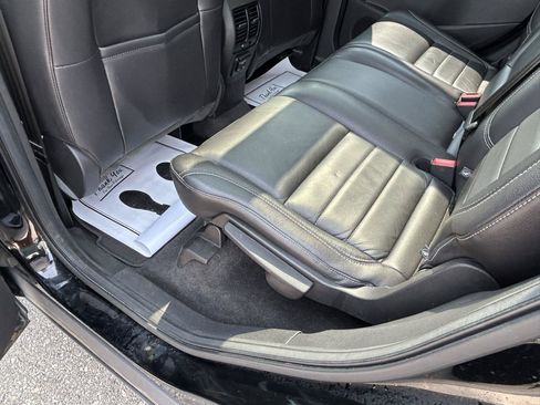 Used 2016 Ford Escape Titanium w/ Equipment Group 301A AWD/4WD image 9