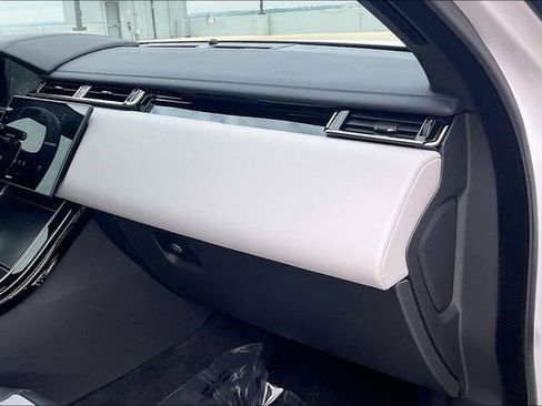 Used 2026 Land Rover Range Rover Velar Dynamic SE image 20