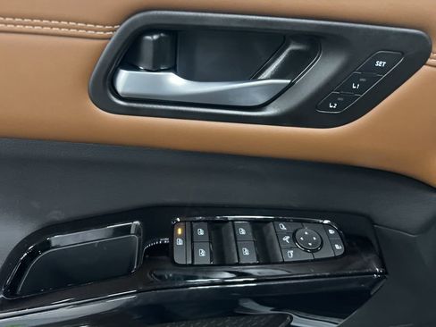 New 2026 Nissan Pathfinder Platinum image 24