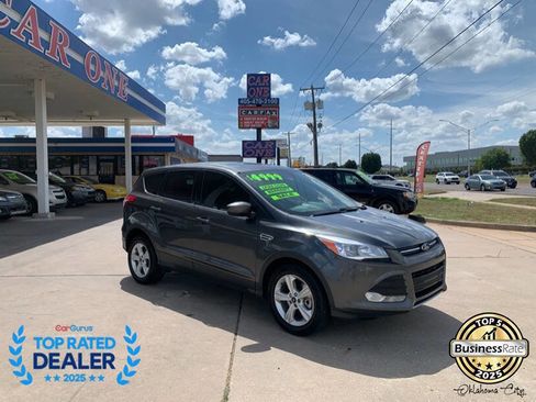 Used 2015 Ford Escape SE FWD image 2