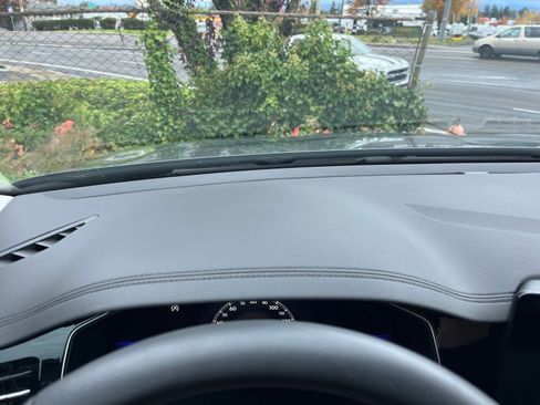 Used 2025 Volkswagen Jetta SE image 34