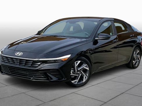 Used 2025 Hyundai Elantra Sport image 1