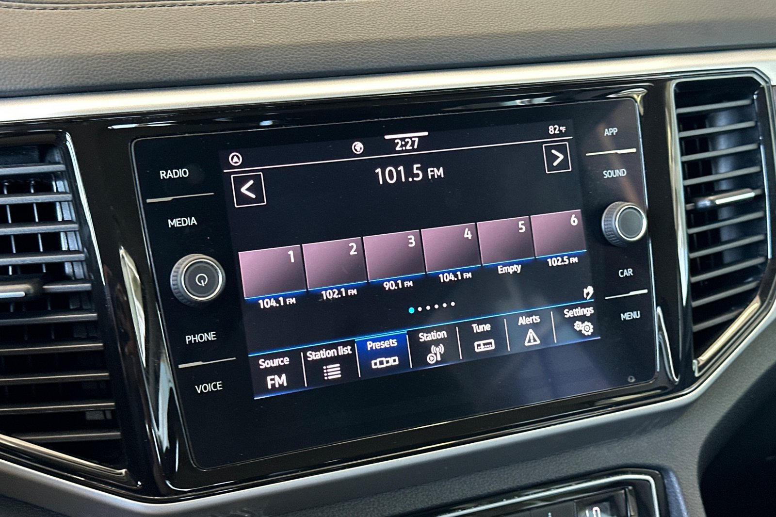 Used 2022 Volkswagen Atlas SE FWD image 19