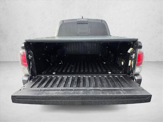 Used 2020 Toyota Tacoma TRD Off-Road w/ Technology Package AWD/4WD image 11