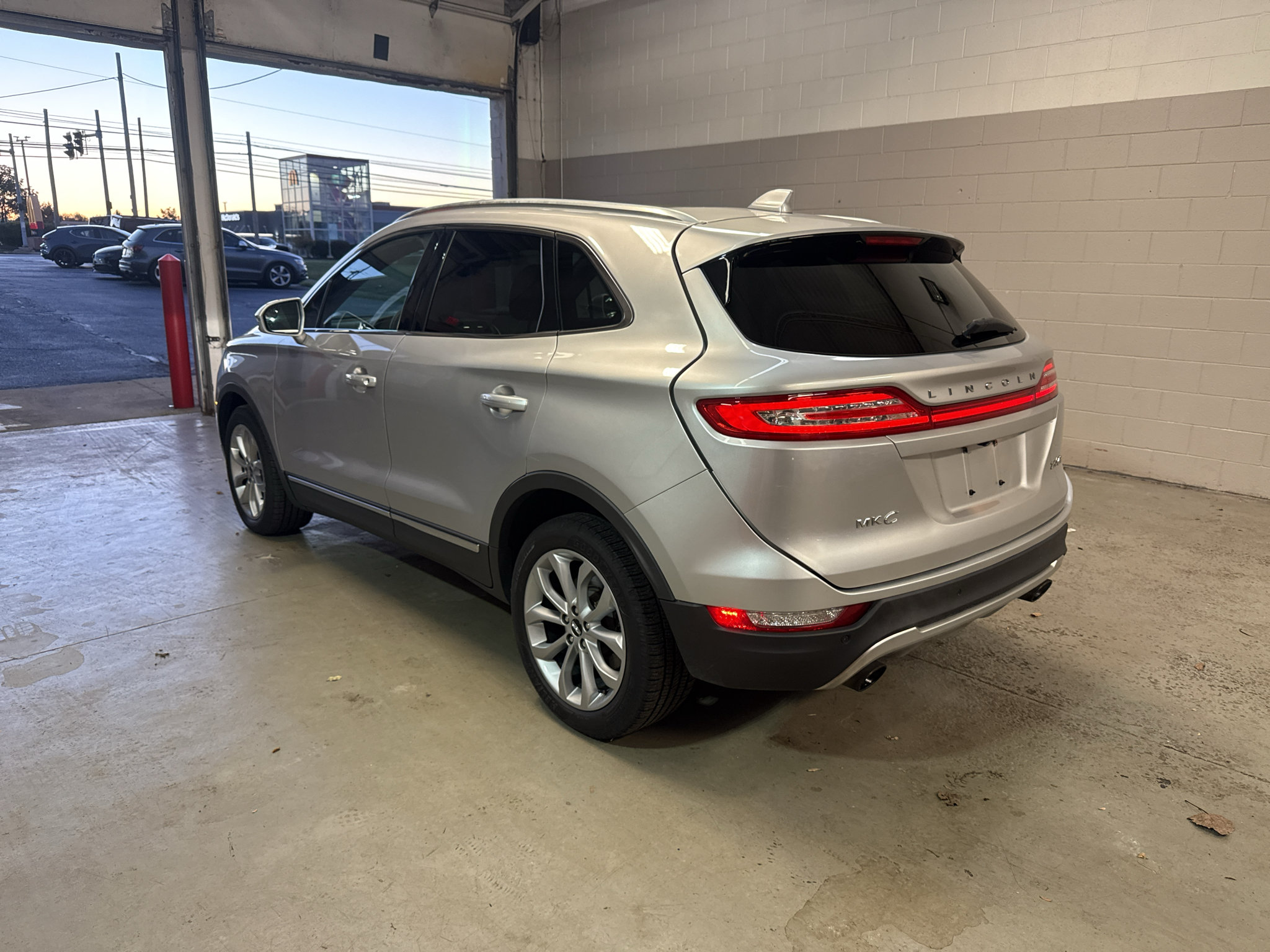 Used 2015 Lincoln MKC AWD w/ Equipment Group 101A Select image 5