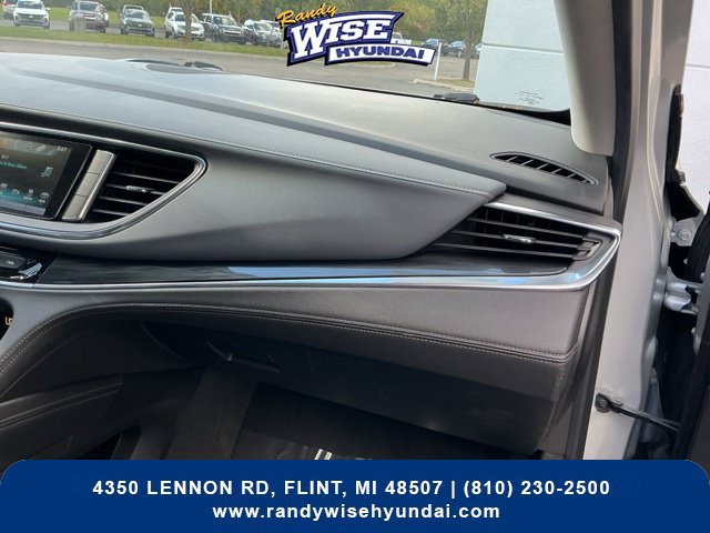 Used 2019 Buick Enclave Essence AWD/4WD image 37
