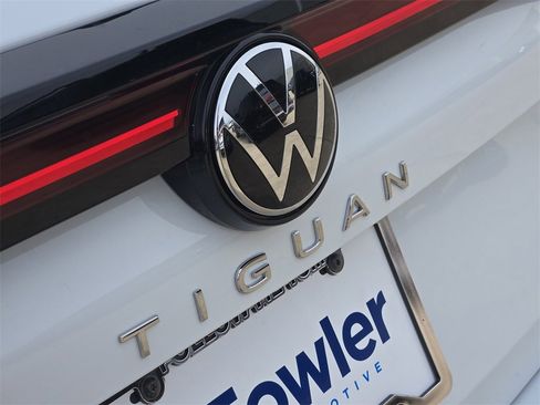 New 2026 Volkswagen Tiguan SE image 7