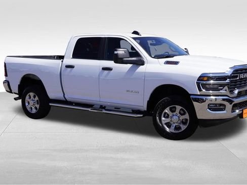 Certified 2026 RAM 2500 Big Horn AWD/4WD image 2