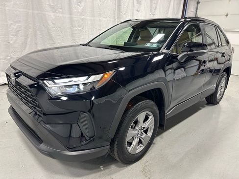 Used 2025 Toyota RAV4 XLE image 3
