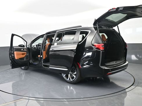 New 2026 Chrysler Pacifica Pinnacle image 83