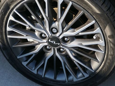 Used 2023 Kia Forte GT-Line w/ GT-Line Technology Package image 11