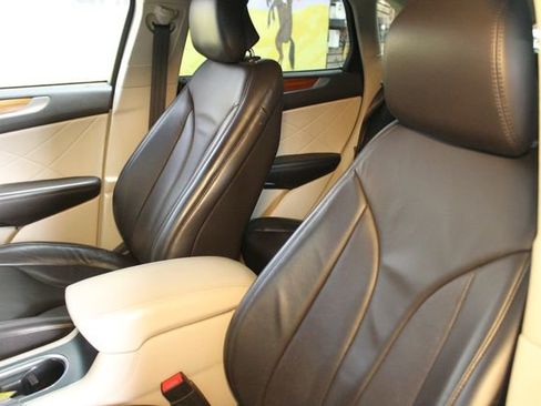 Used 2019 Lincoln MKC Select w/ Select Plus Package image 19