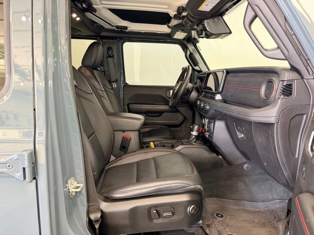 Used 2024 Jeep Wrangler Unlimited Rubicon AWD/4WD image 8