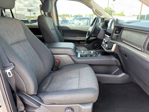 Used 2024 Ford Expedition XLT AWD/4WD image 25