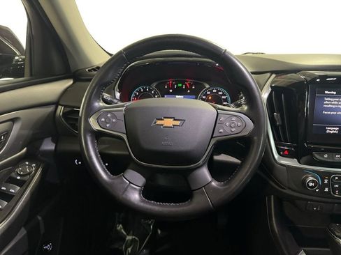 Used 2020 Chevrolet Traverse LT image 17
