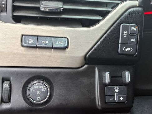 Used 2020 GMC Yukon XL Denali image 10