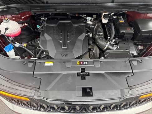 Used 2025 Kia Carnival image 24