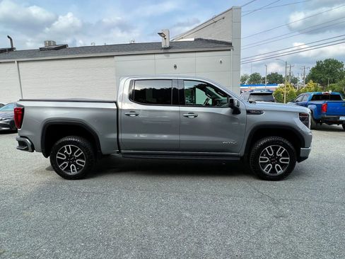 Used 2024 GMC Sierra 1500 AT4 w/ AT4 Premium Package AWD/4WD image 3