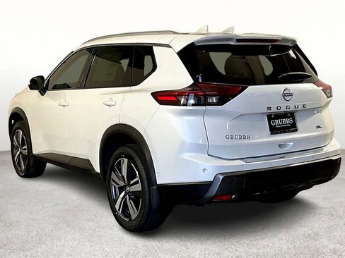 New 2025 Nissan Rogue SL w/ Tech Package image 6