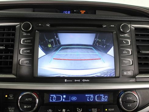 Used 2017 Toyota Highlander XLE FWD image 31