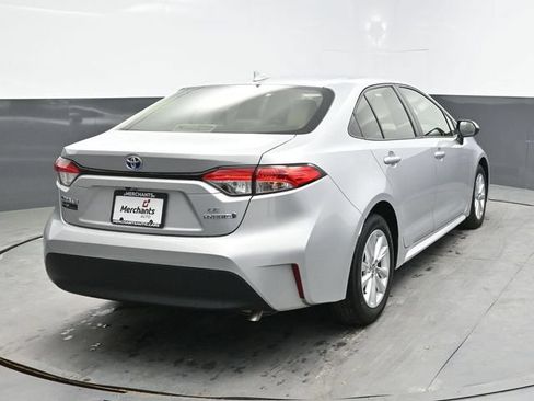 Used 2024 Toyota Corolla LE w/ LE Convenience Package FWD image 6