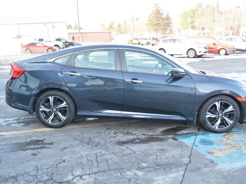 Used 2018 Honda Civic Touring image 3