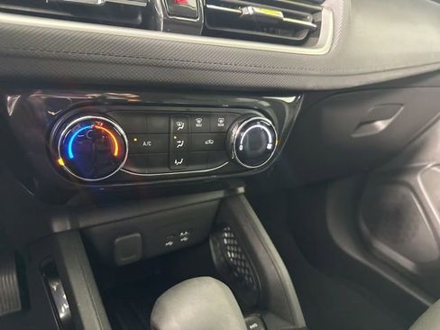 Used 2025 Chevrolet TrailBlazer LT AWD/4WD image 15