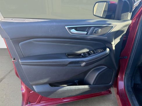 Used 2017 Ford Edge Titanium w/ Technology Package FWD image 21