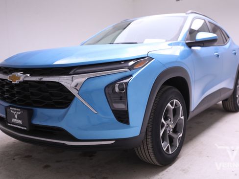 New 2026 Chevrolet Trax LT image 1