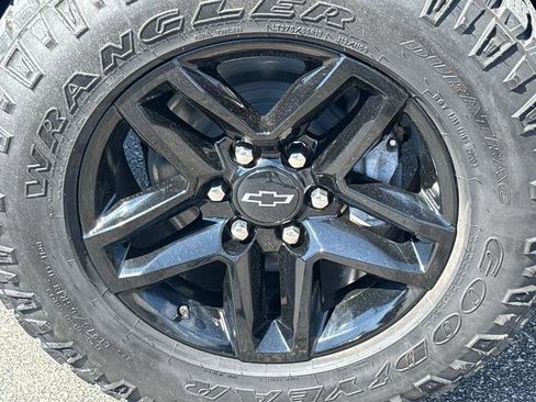 Certified 2020 Chevrolet Silverado 1500 LT Trail Boss w/ Midnight Edition AWD/4WD image 11