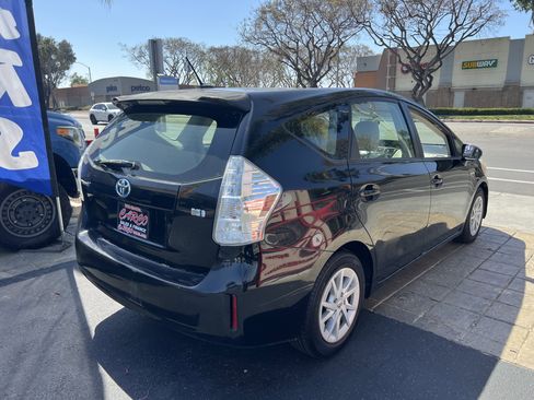 Used 2012 Toyota Prius V Three image 8
