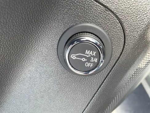 Used 2023 GMC Acadia SLE w/ Driver Convenience Package FWD image 14