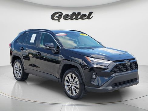 Used 2023 Toyota RAV4 XLE Premium FWD image 3