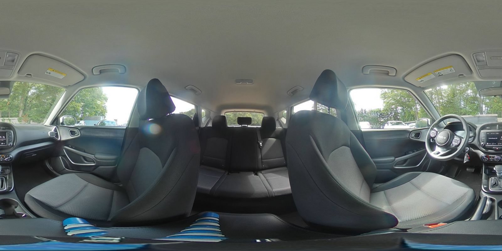 Used 2025 Kia Soul LX w/ LX Technology Package FWD image 37