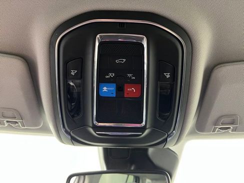 Used 2023 Jeep Grand Cherokee Limited image 37