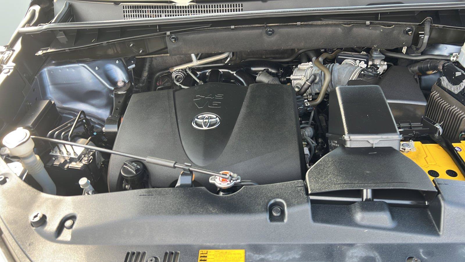 Used 2019 Toyota Highlander Plus AWD/4WD image 20