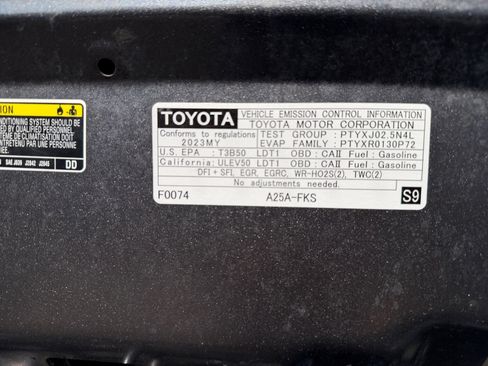 Used 2023 Toyota RAV4 LE AWD/4WD image 35