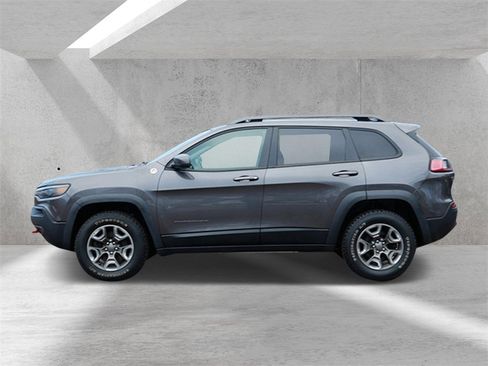 Used 2019 Jeep Cherokee Trailhawk w/ Cold Weather Group image 5