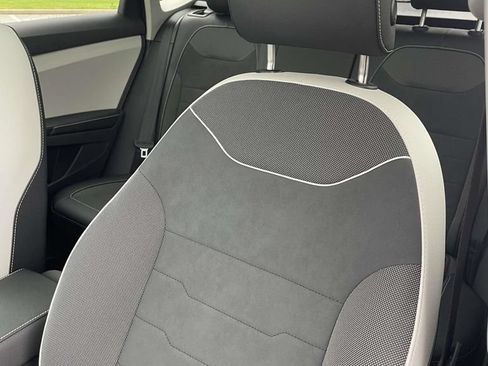 New 2026 Volkswagen Taos SE FWD image 20