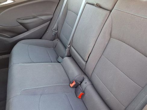 Used 2018 Chevrolet Cruze LT w/ Convenience Package image 7