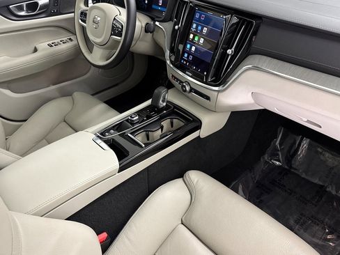 Used 2024 Volvo S60 T8 Ultimate w/ Climate Package image 32