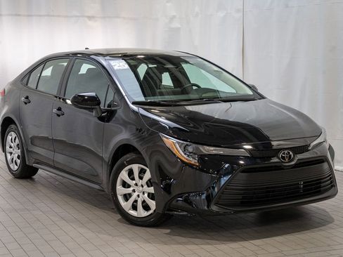 Used 2025 Toyota Corolla LE image 1