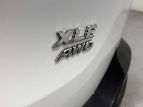 Used 2013 Toyota RAV4 XLE image 28