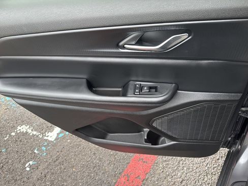 Used 2024 Jeep Grand Cherokee L Altitude image 22