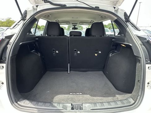 Used 2024 Nissan Kicks S FWD image 12