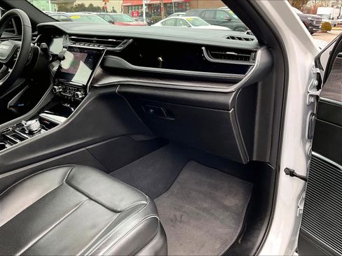 Used 2023 Jeep Grand Cherokee Overland image 13